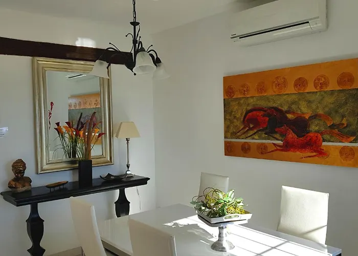 Rosalalinda - Cosy Semi-Detached Home With Sea Views And Large Terrace